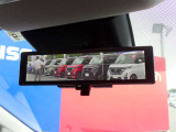 後方をカメラで映し出すスマートルームミラー♪