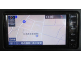 ナビは純正品。ワンセグテレビ・CD・Bluetooth・SDオーディオ・スマホ・外部入力・ハンズフリー電話対応。