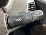 【オートライト】周りの明るさに応じて自動でヘッドライトの点灯・消灯ができる機能です!ライトの付け忘れ・消し忘れなどが無くなり、雨の日や夕方の走行も安心!トンネル通過時も便利ですね♪