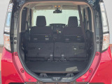 後席を格納すると、これだけの広さが!シーンに合わせたシートアレンジで、大きな荷物も積むことが出来ます♪