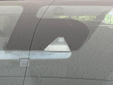 【エマージェンシーブレーキ】走行中に前方の車両等を認識し、衝突しそうな時は警報とブレーキで衝突回避と被害軽減をアシスト。より安全にドライブをお楽しみいただけます。