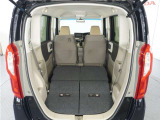 リアシートを使用しない時は倒せば更に広々ラゲッジスペースの出来上がりです、たくさんの荷物が楽々載せられますよ!