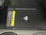 【ワイヤレス充電】ケーブルなしで置くだけで簡単に充電できるとても便利な装備です♪