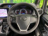 【純正革巻きステアリング】上質な革を使用することで、手にしっかり馴染みとても運転しやすいハンドルです♪