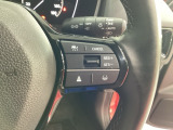 ハンドルにHondaセンシング系のクルーズコントロールやレーンキープアシストなどのスイッチが装備されています。ハンドルから手を離さず安全に操作できます。