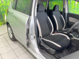 運転席まわりには十分なスペースがあり、大柄な方でもゆったり運転していただける環境です。