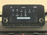 【MITSUBISHI CONNECT対応9インチナビ】大画面で高い視認性と、操作しやすいインターフェースが特徴の9インチナビ。ワイヤレスApple CarPlayやAndroidAutoにも対応。