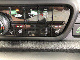 【シートヒーター】スイッチを押せば、座面と背もたれで体を温めてくれます♪