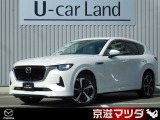 分厚いフロントフェイスとFRならではのロングノーズ/ショートデッキによる、力強く躍動的な骨格。SUVらしい堂々たる存在感の中に織り込まれた、シンプルな美しさとエレガンスを放つ造形です。