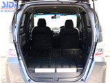 『1台』のお車に対して、3名体制で日々議論を重ね仕入れを行っております。