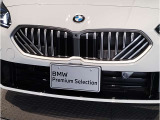 【キドニーグリル】BMWは約90年もの間、ほぼ全ての車両にひと目でBMWだと分かるこの特徴的なフロントグリルが備えられ、デザイン・アイコンとして親しまれてきました。