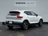 ◆バック/万が一を考え、安全性を重視する方に選ばれているVOLVO車。ドアを開閉するとその重み・厚みに驚くはず