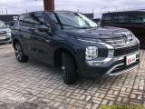 アウトランダー PHEV 2.4 P 4WD 