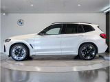 【拘りのFR】BMWが多く採用するFR車。ダイレクトでスポーティな加速感・シャープなハンドリングを実現。縦置きエンジンレイアウトにより、フラットで上質な乗り味です。