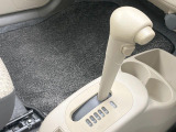 【フロアCVT】無段階変速機能でスムーズな走行をお楽しみいただけます♪エンジンパワーを無駄なく車輪に伝えるから低燃費にも貢献!