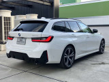 BMWのお車は、“駆け抜ける歓び”を体現しております。走行の安定性とコーナリングの良さを追求し、思い通りにハンドルの操作可能です。