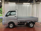 【スマートアシスト搭載車】 衝突回避支援ブレーキ機能(対車両・歩行者)、衝突警報機能(対車両・対歩行者)、誤発信抑制制御機能などの機能で安全な運転をサポートします