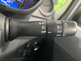 【オートライト】周りの明るさに応じて自動でヘッドライトの点灯・消灯ができる機能です!ライトの付け忘れ・消し忘れなどが無くなり、雨の日や夕方の走行も安心!トンネル通過時も便利ですね♪