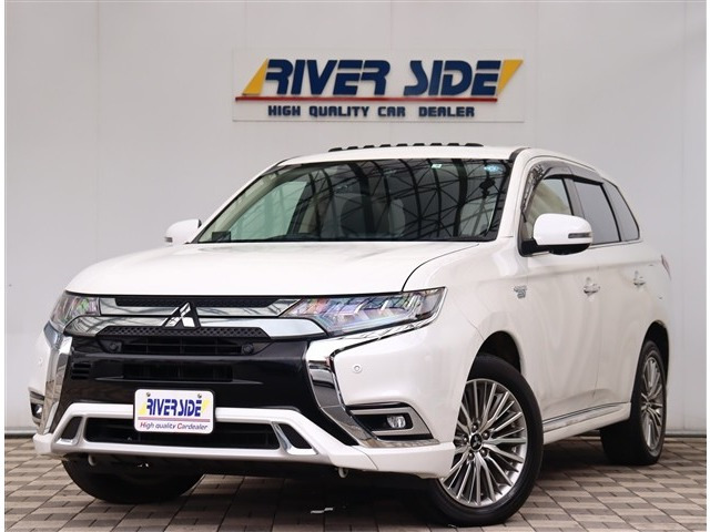 アウトランダーPHEV 2.4 G 4WD サンルーフ アルパイン11インチナビフルセ