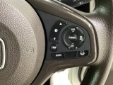 ハンドルにHondaセンシング系のクルーズコントロールやレーンキープアシストなどのスイッチが装備されています。ハンドルから手を離さず安全に操作できます。