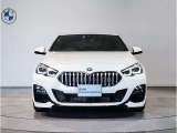 【キドニーグリル】BMWは約90年もの間、ほぼ全ての車両にひと目でBMWだと分かるこの特徴的なフロントグリルが備えられ、デザイン・アイコンとして親しまれてきました。