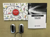 車両取扱説明書・ナビゲーション説明書・整備点検記録簿が揃っております。