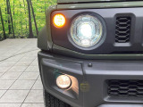 【LEDヘッドライト】悪天候や夜間走行時も良好な視界を確保し安心して運転できる高輝度LEDヘッドライトを装備!点灯速度が早く、消費電力も抑えられています。