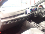 気分に合わせて車内の雰囲気を変えることができるインパネ周り