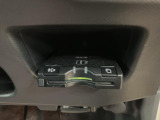 スマートキー機能を有しています!ドアロックの開閉やエンジン始動時にキーをポケットやカバンなどに携帯していればキーを挿さなくてもそのまま手ぶらで可能です!!