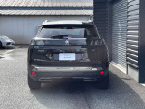 ご連絡は電話096-324-8855、メールはpeugeot@adelcars.co.jp
