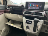 【グローブボックス】現在では車検証入れなどとして活用されることが多いですよ☆