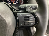 右側のステアリングスイッチはHondaセンシング系のスイッチ他にセレクターホイールを装備。スピードメーター内・マルチインフォメーション・ディスプレーの各表示が確認できます。