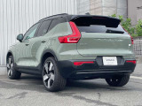 北欧の革新性が生み出したコンパクト・シティSUV。ボルボXC40に、新たにラインナップされたピュアEVモデルです。ボルボのピュアE Vを象徴するフレームレスグリルプレートをはじめエクステリアを刷新。