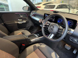 メルセデス・ベンツの定める厳しい基準をクリアしたお車のみをご案内させて頂きます。納車前整備はメーカー規定に基づき100項目以上にも及ぶ点検を熟練のメカニックによって行いご納車させて頂きます。