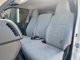 温かみのあるファブリックシートカバーを装着済み!