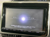 【大画面ナビ】人気の大型9インチナビを装備。存在感のある大画面はインパクト大!ナビ利用時のマップ表示は見やすく、テレビやDVDは臨場感がアップ!いつものドライブがグッと楽しくなります♪