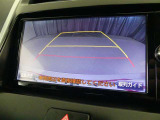 バックガイドモニターで、後方を確認しながら安心して駐車することができます。運転初心者も熟練者も必須の機能ですよ!