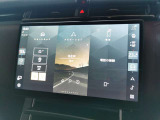 新インフォテイメントシステム「Pivi Pro」に搭載される3Dサラウンドカメラシステム。車輌AIにより車輌を含む周囲の映像を立体的に表示。よりスムーズな駐車や発進が可能となります。