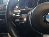 ドライバーが任意で設定した速度をベースに、先行車との車間距離を維持しながら自動で加減速を行い高速走行をサポート。車両停止や再加速も自動で行います