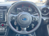 【純正革巻きステアリング】上質な革を使用することで、手にしっかり馴染みとても運転しやすいハンドルです♪
