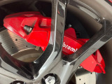 【ブレンボ製キャリパー】ハイパワー車両には強力なブレーキが必須!世界のスーパーカーにも採用されるイタリアの高級メーカー「ブレンボ」を装着!色鮮やかなキャリパーがスポーティな印象を引き立てます♪