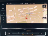 スマートフォン用アプリ[Apple CarPlay][Android Auto]対応の純正ナビ Discover Proを装備、ラジオ、地デジTV、SDカード、USB、Bluetoothも対応。