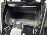 ●MTモード付きAT:通常は自動でおこなわれる変速(ギアチェンジ)をドライバーの操作によって意図的に変えられるシステムです。より一層普段のドライブをお楽しみいただけます!