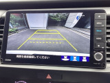 リアカメラ装備、運転に自信のない方でも安心して車庫入れができるリバース連動リアカメラが装着されています。狭い駐車場はもちろん、雨の日や夜間でもストレスなく運転していただけます。