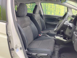 運転席シート廻りは使用感も少なく、良好な状態となっています。前オーナー様が丁寧に使っていたことがよくわかりますね。
