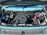 エンジンルームの画像です。店舗にて現車の確認もいただけますので、お電話で在庫のご確認の上是非ご来店くださいませ!!!ワクワクするクルマ選びをご提案します!