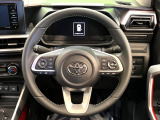 【純正革巻きステアリング】上質な革を使用することで、手にしっかり馴染みとても運転しやすいハンドルです♪