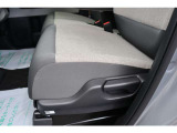 【助手席シート】レンタカーアップ車で使用感も少なく、シート状態良好です!