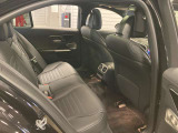 メルセデス・ベンツの定める厳しい基準をクリアしたお車のみをご案内させて頂きます。納車前整備はメーカー規定に基づき当店3Fの指定工場で入念に行なわれます。熟練のメカニックがお客様のお車を整備致します。