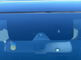 【三菱e-Assist】走行中に前方の車両等を認識し、衝突しそうな時は警報とブレーキで衝突回避と被害軽減をアシスト。より安全にドライブをお楽しみいただけます。